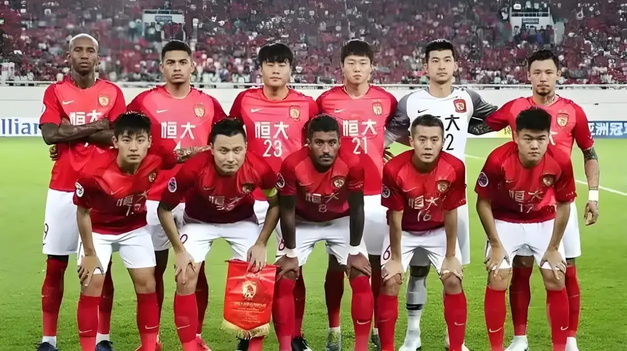 苏宁迎来与广州恒大的对决，争夺胜利