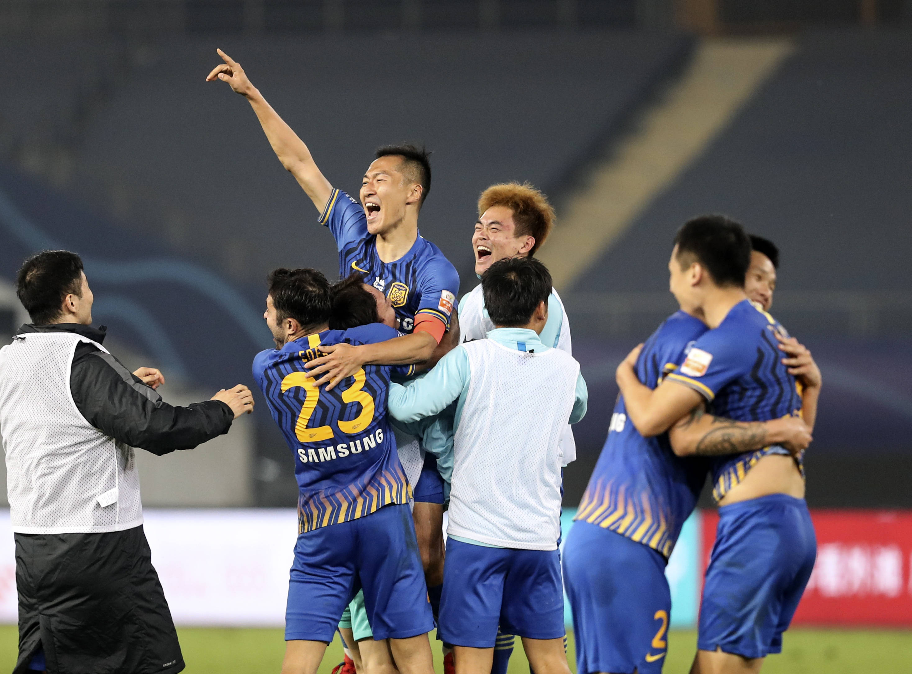 关于东亚足球俱乐部成功晋级下一轮，助力国内足球进步的信息