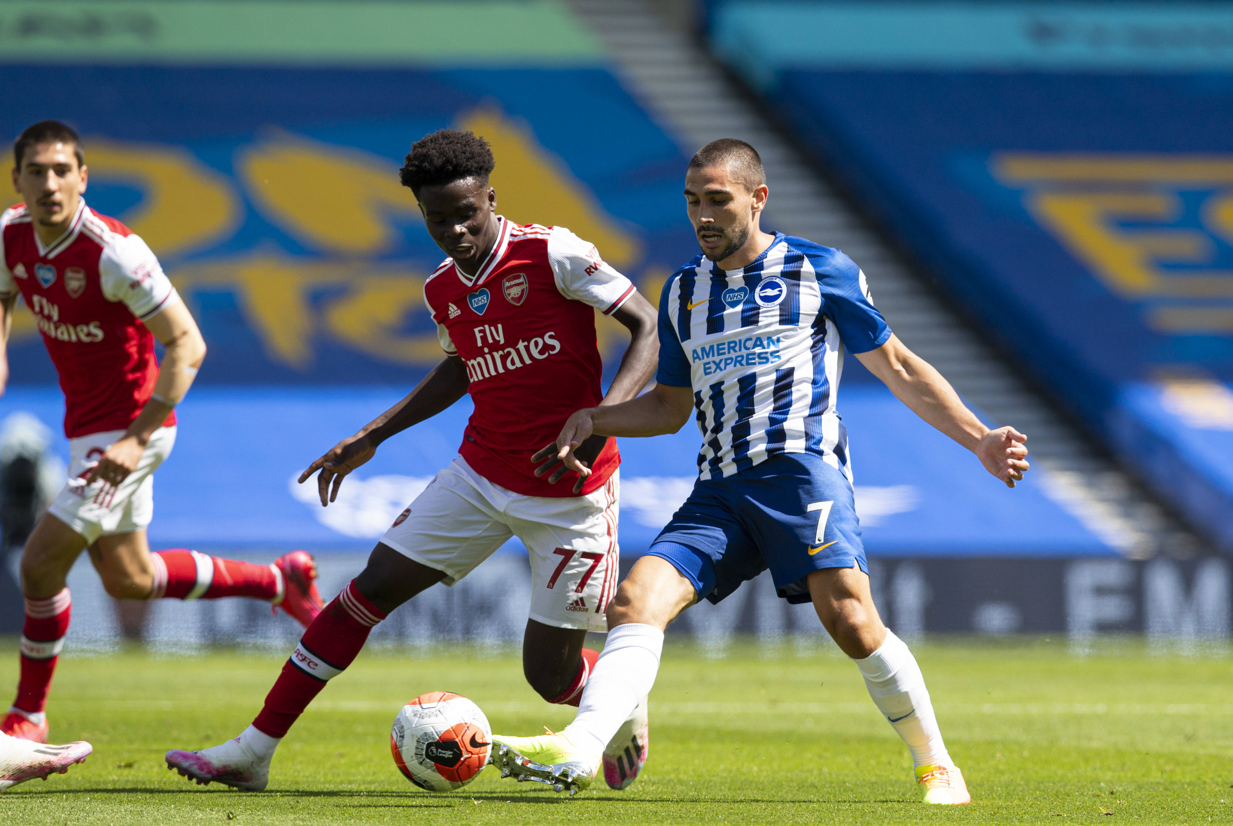 包含英格兰击败阿尔巴尼亚，扩大小组领先优势的词条