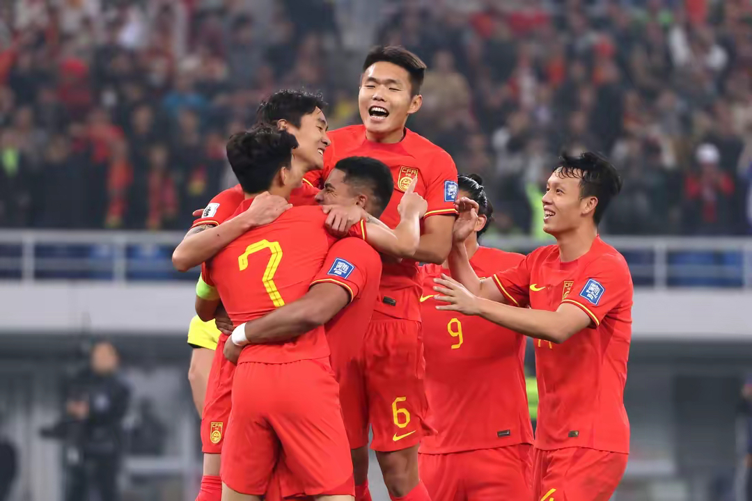 国际足坛热潮瞩目强队力建奇谋