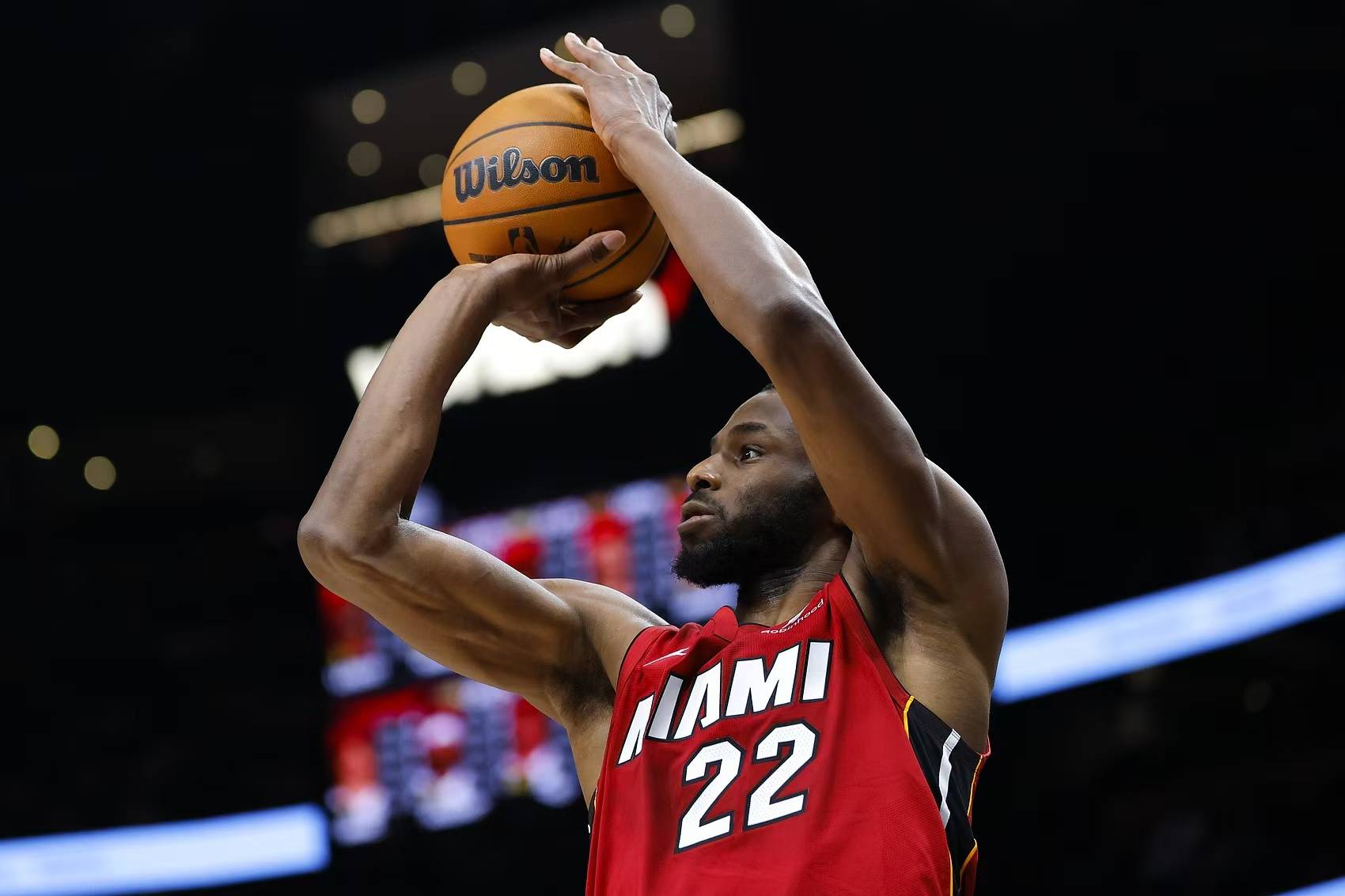 威金斯绝杀时刻，巴特勒点燃赛场，热火迎来胜利！的简单介绍