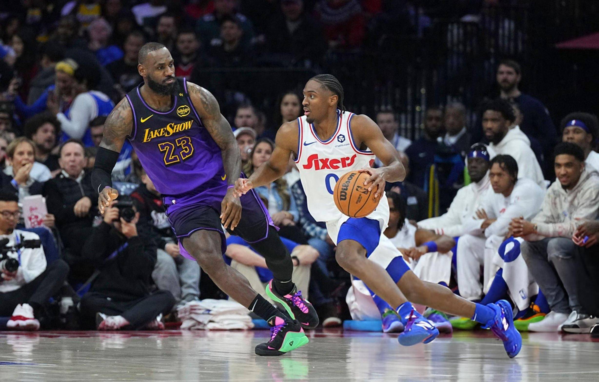 湖人，76人，浓眉哥！