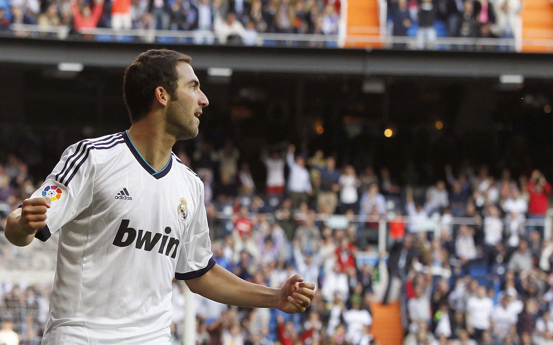 哈登新星比赛局势复杂表现突出，RNG前途光明！全场沸腾不已